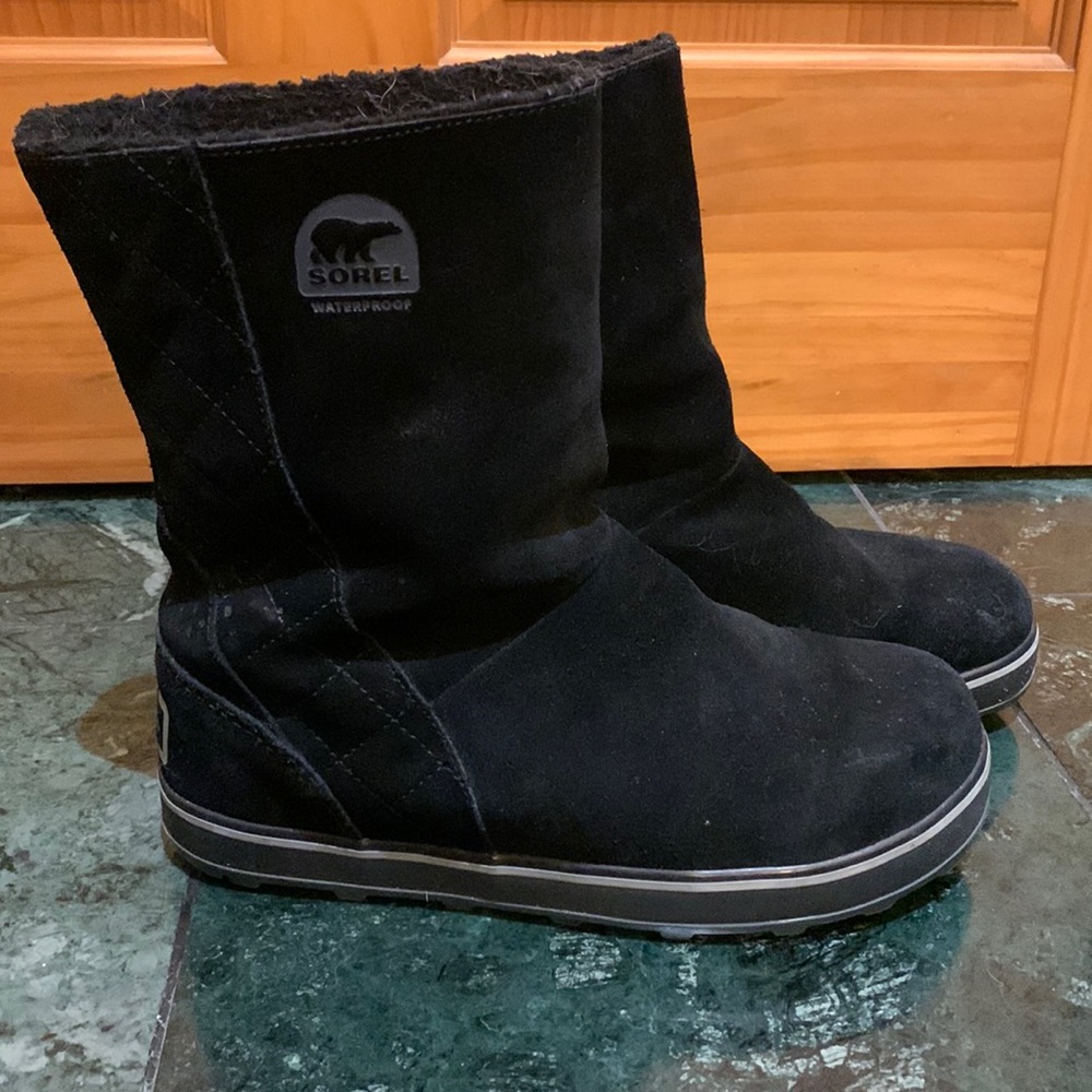 Sorel waterproof black pull on boots size 8